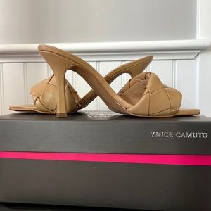 Vince Camuto Brelanie Pumps. Dulce de leche. Size 8. New in box.